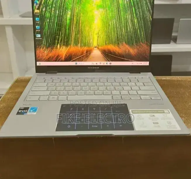 New Laptop Asus ZenBook Flip 14 UX461UA 16GB Intel Core i7 SSD 1T