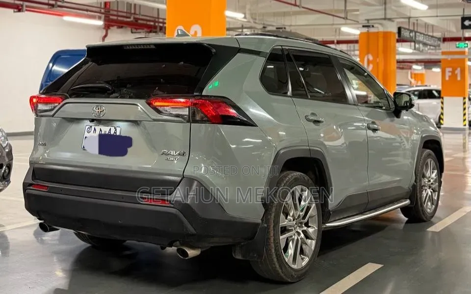 Toyota RAV4 2021