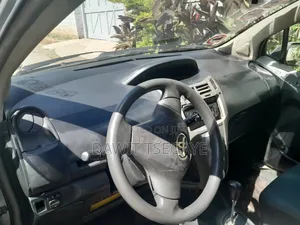 Toyota Yaris 2007 Gray