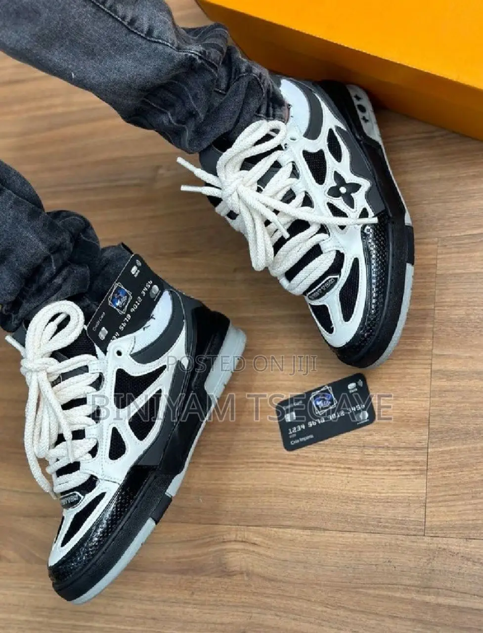 Kings—Shoe