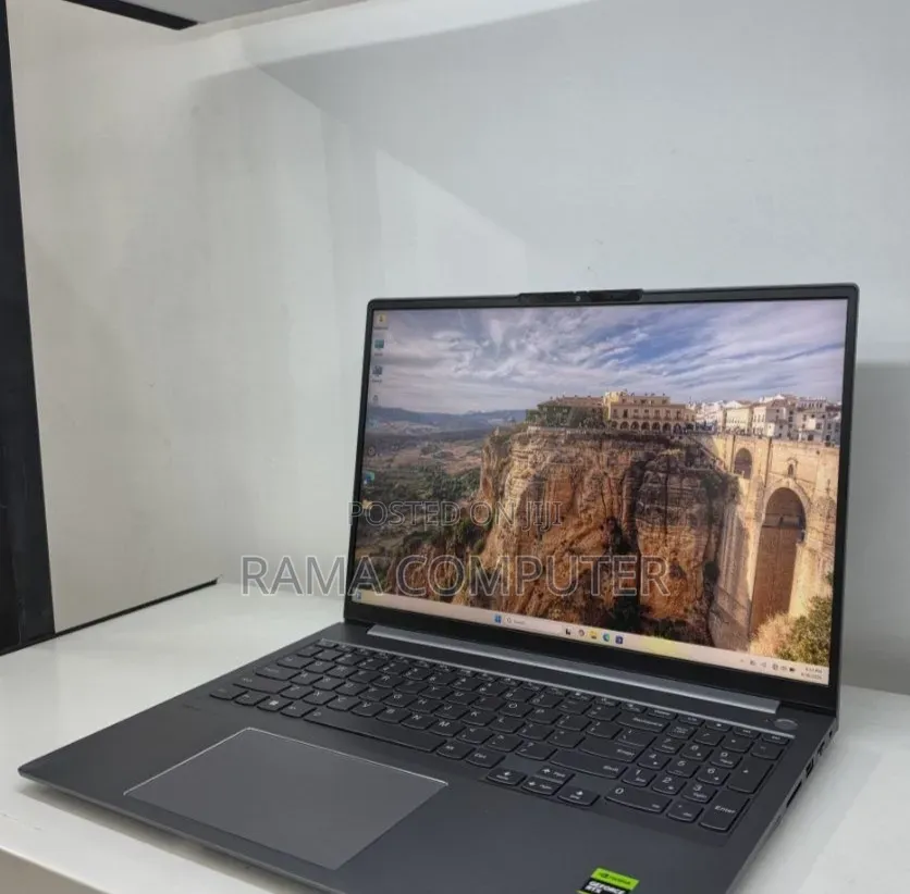 New Laptop Lenovo 32GB AMD Ryzen 7 SSD 1T