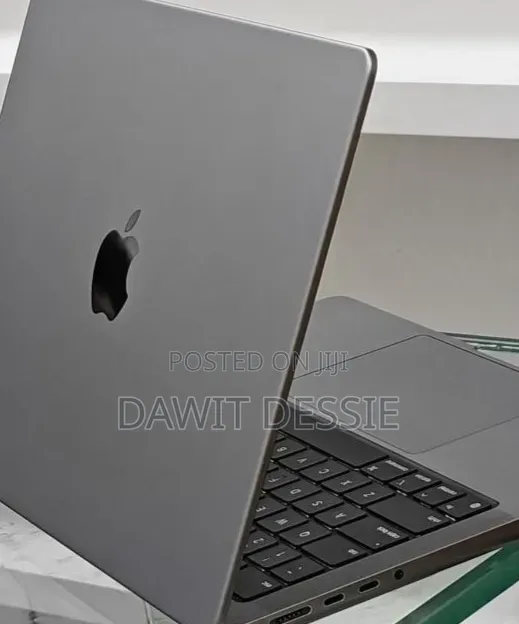 New Laptop Apple MacBook Pro 2023 M3 8GB Apple M3 SSD 512GB