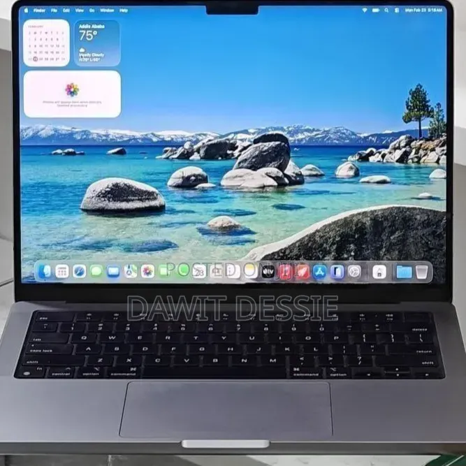 New Laptop Apple MacBook Pro 2023 M3 8GB Apple M3 SSD 512GB