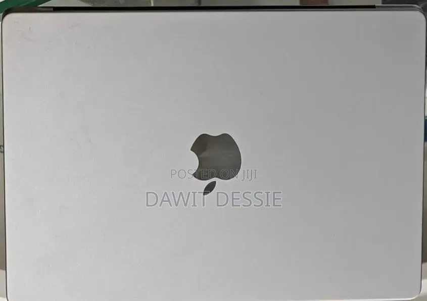 New Laptop Apple MacBook Pro 2023 M3 8GB Apple M3 SSD 512GB
