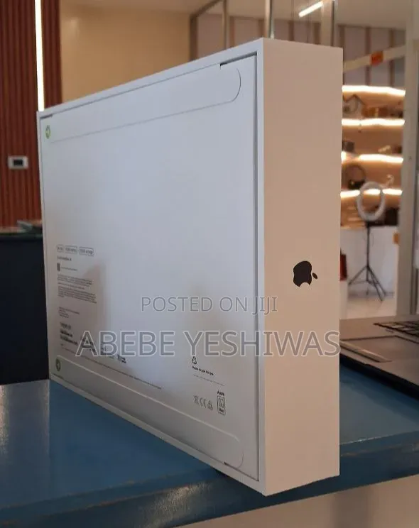 New Laptop Apple MacBook Air 2025 M4 16GB Intel Core i9 SSD 512GB