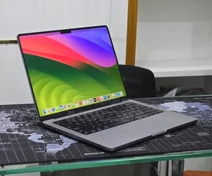 New Laptop Apple MacBook 8GB SSD 512GB