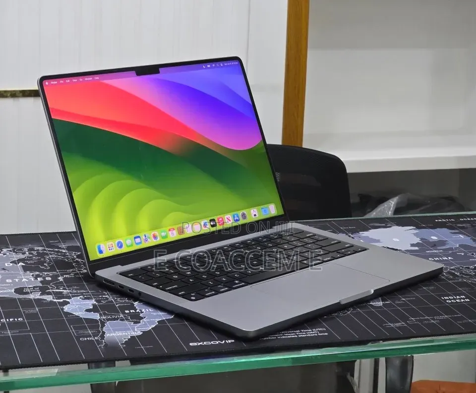 New Laptop Apple MacBook 8GB SSD 512GB