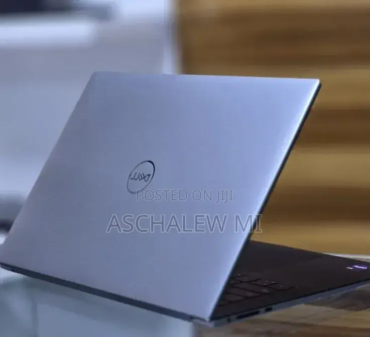 New Laptop Dell Precision 5560 16GB Intel Core i9 SSD 512GB