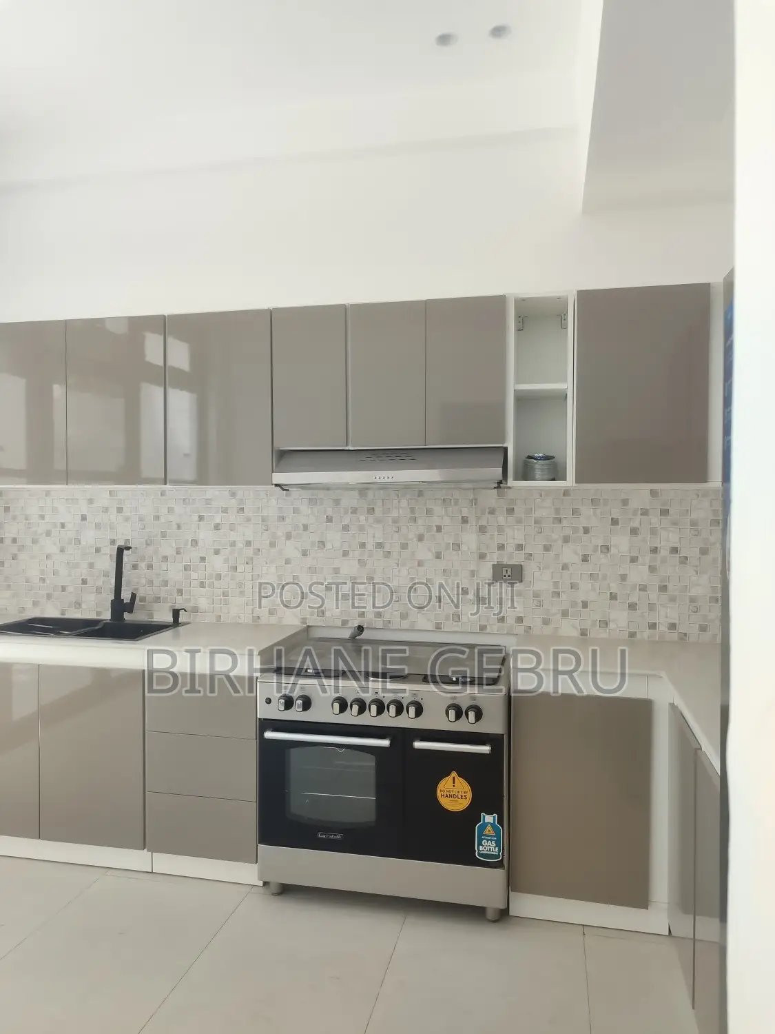 6bdrm House in G+2, Bole for sale