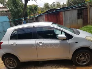 Toyota Yaris 1.0 2005 Silver