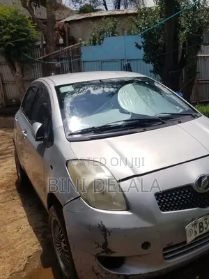Toyota Yaris 1.0 2005 Silver