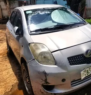 Toyota Yaris 1.0 2005 Silver