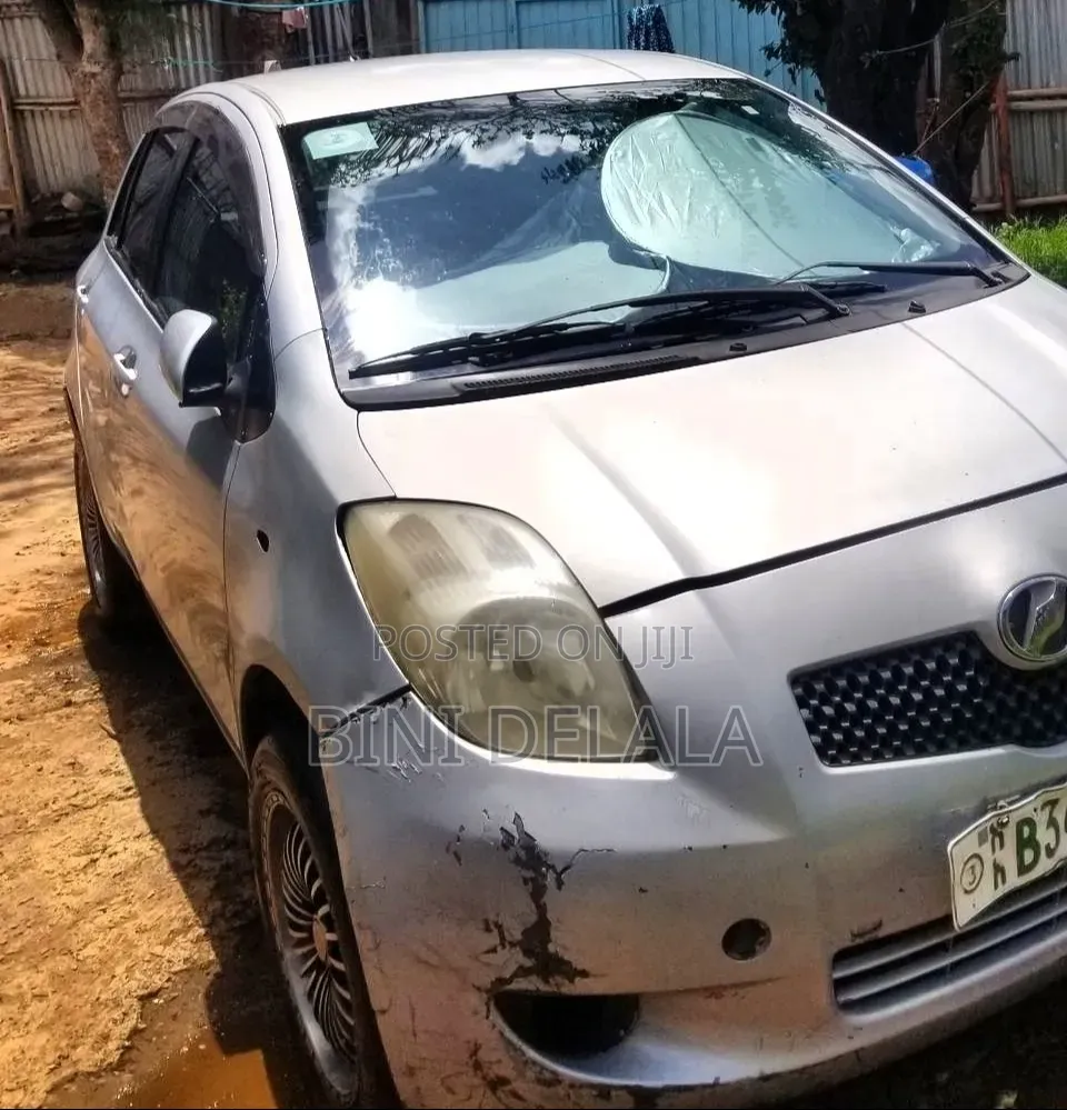 Toyota Yaris 1.0 2005 Silver