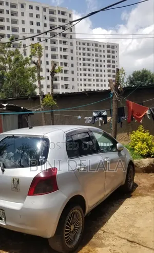 Toyota Yaris 1.0 2005 Silver