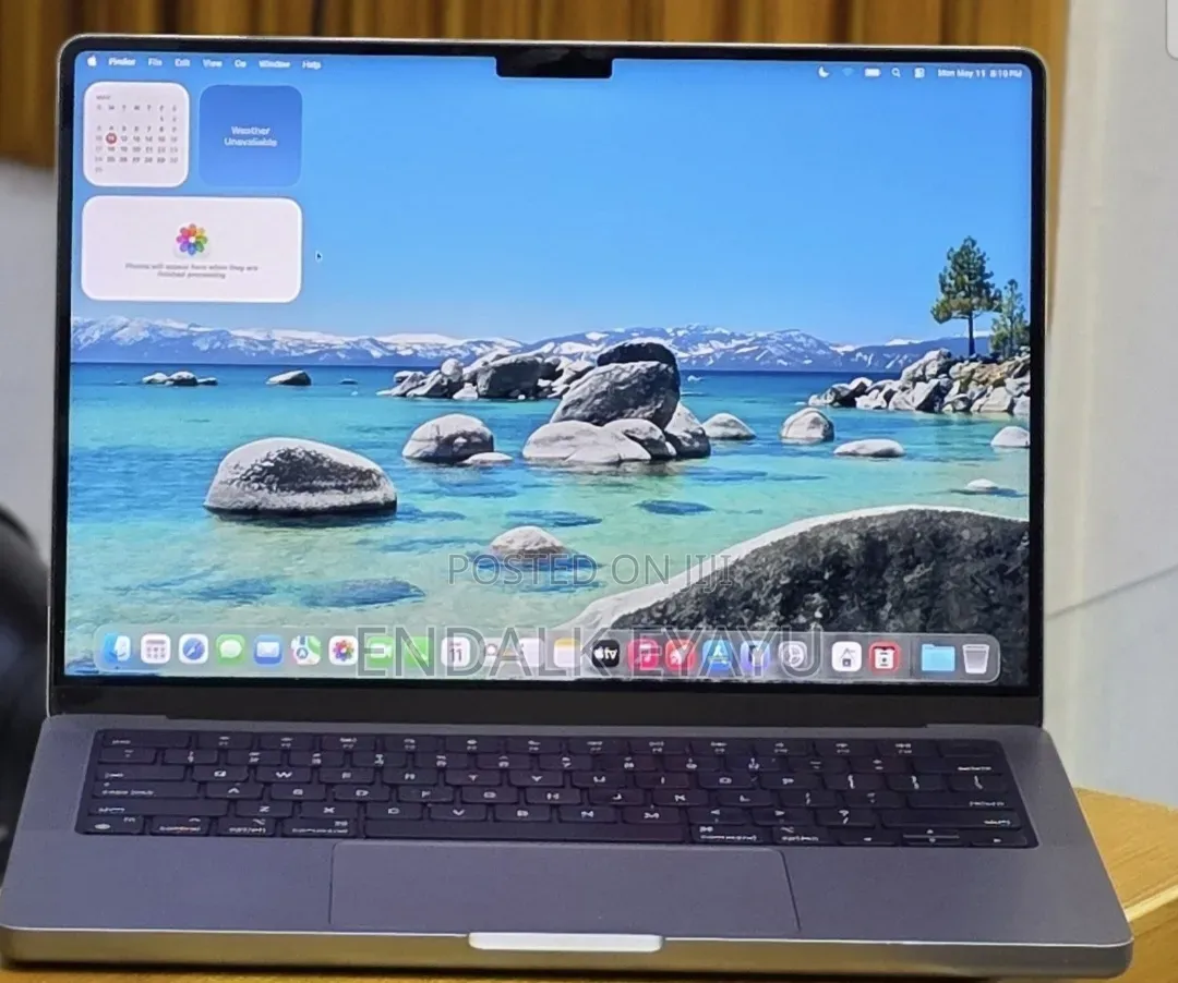 New Laptop Apple MacBook 32GB Apple M1 Pro SSD 512GB