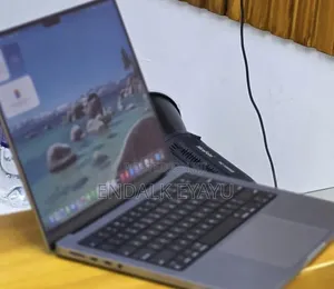 New Laptop Apple MacBook 32GB Apple M1 Pro SSD 512GB