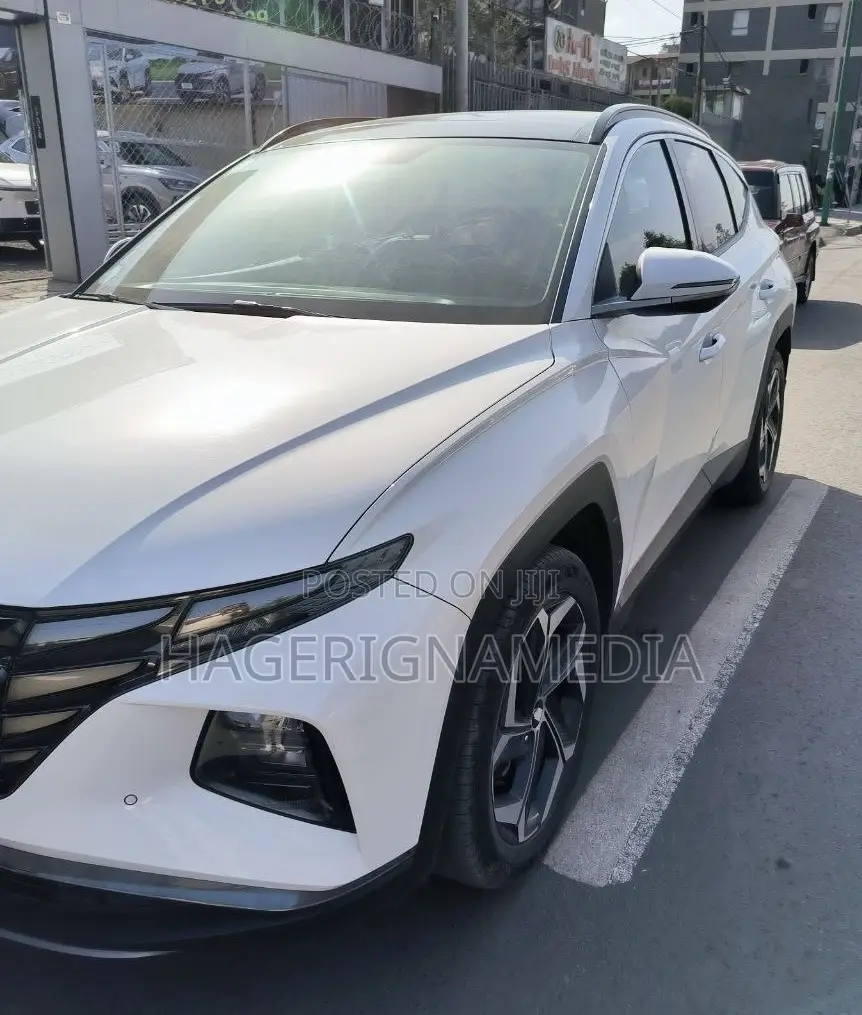 Hyundai Tucson 2022 White