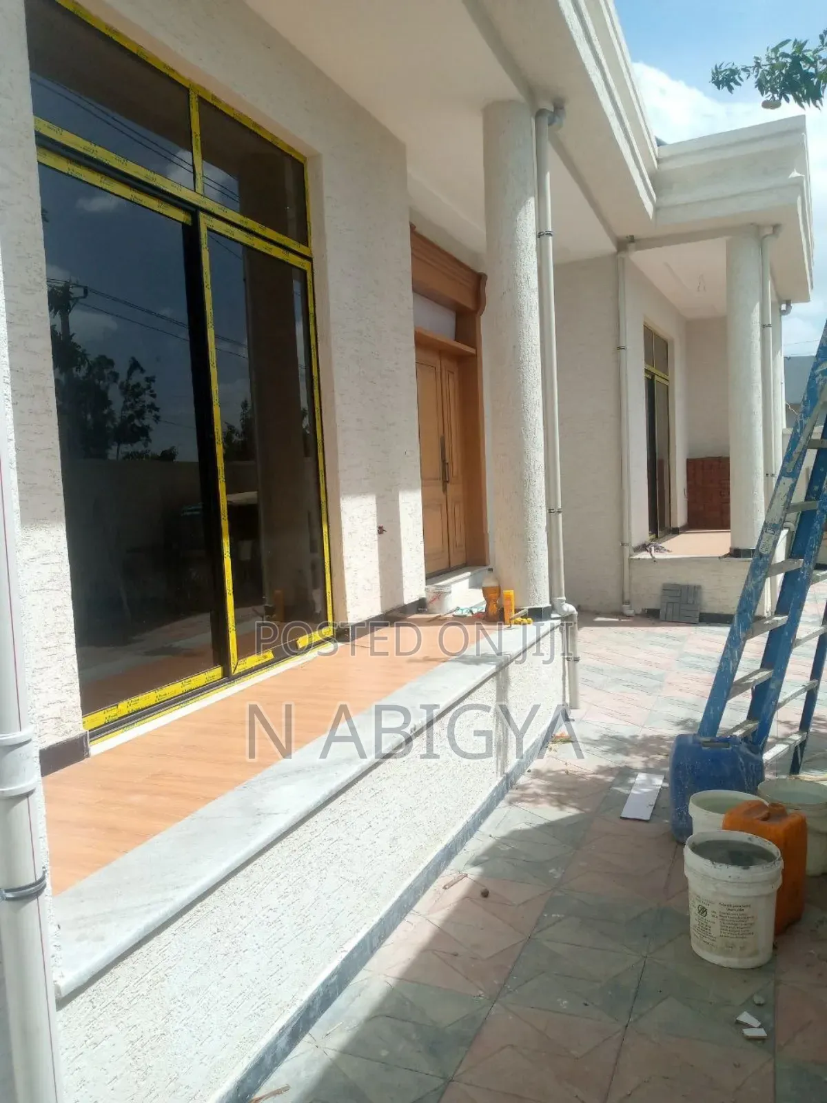Furnished 3bdrm Villa in Akaky Kaliti for sale