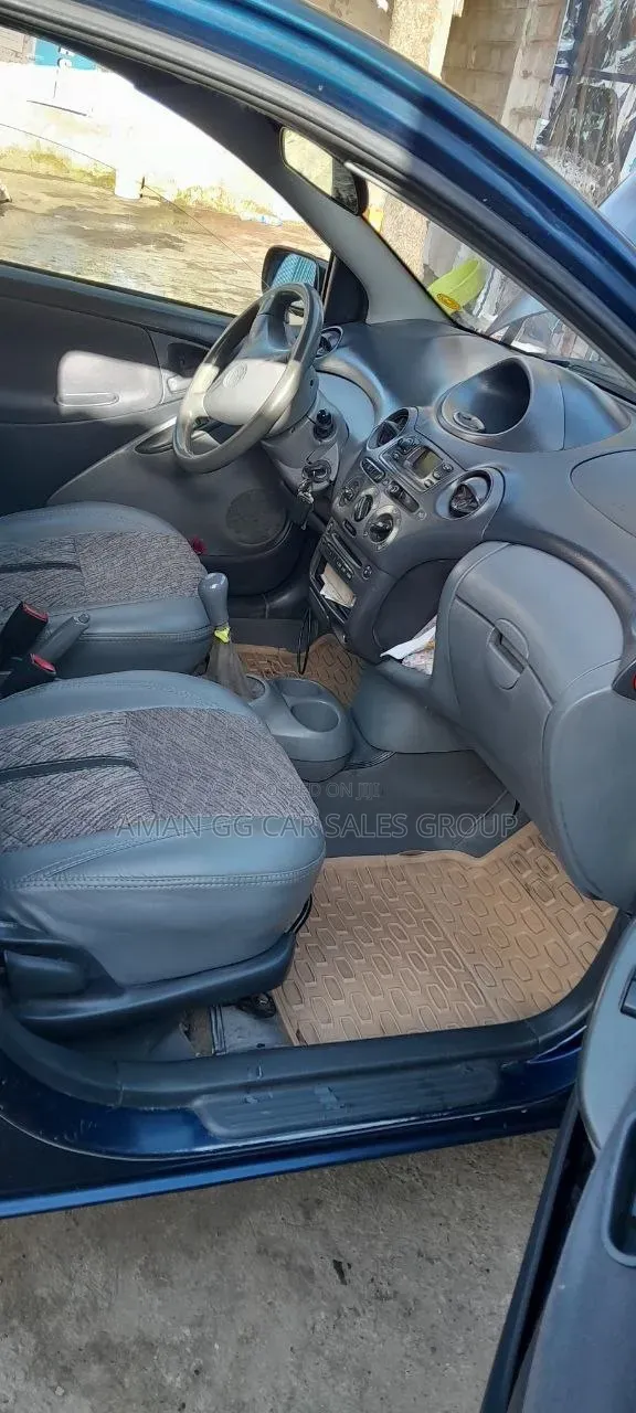 Toyota Yaris 2001 Blue