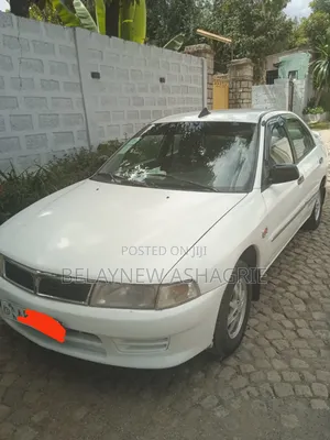 Mitsubishi Lancer 2000 White