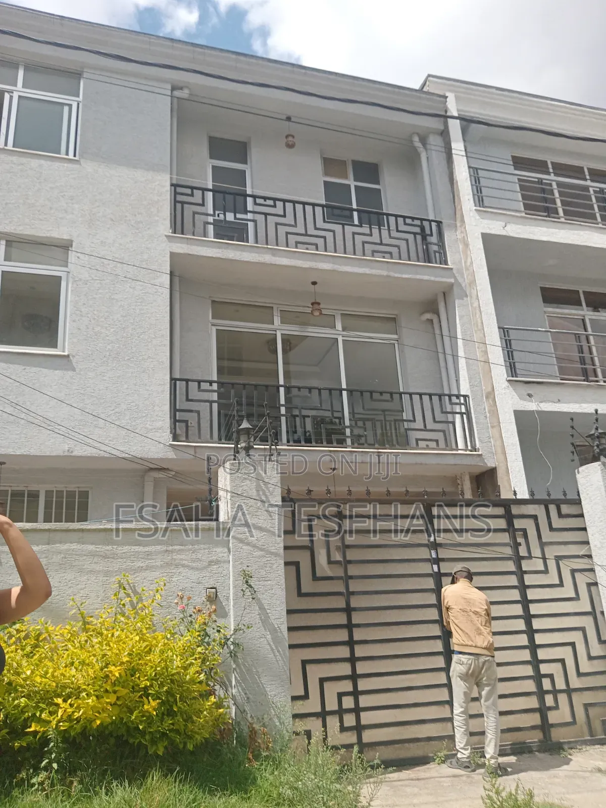 6bdrm House in G+2 House, Bole for rent