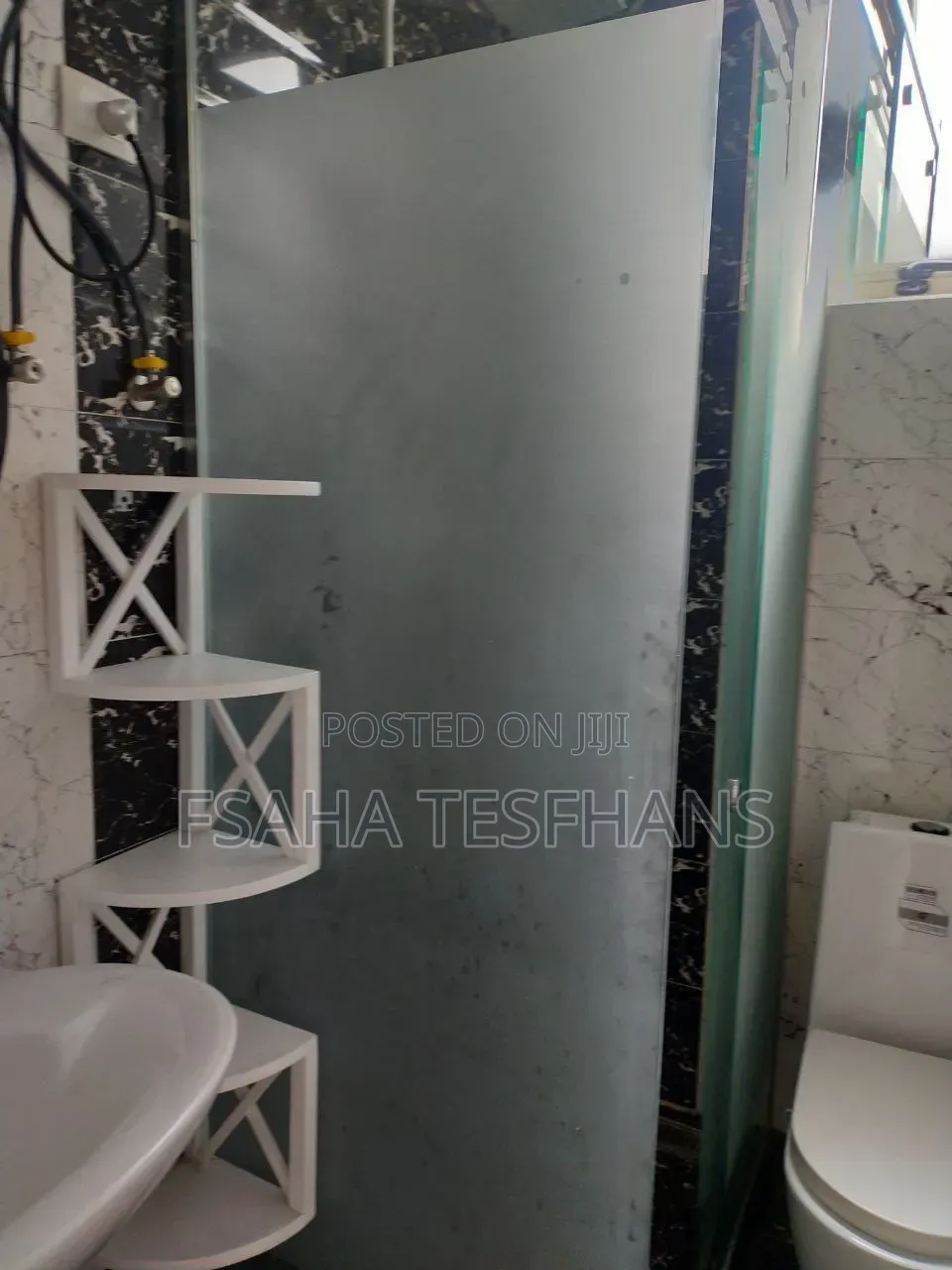 6bdrm House in G+2 House, Bole for rent