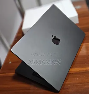 New Laptop Apple MacBook Pro 2025 M5 16GB Intel Core i5 SSD 512GB
