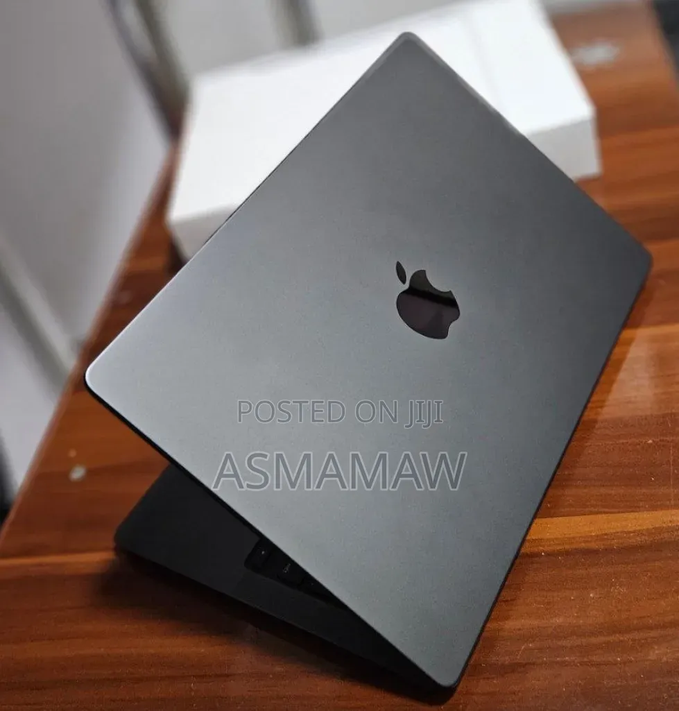 New Laptop Apple MacBook Pro 2025 M5 16GB Intel Core i5 SSD 512GB