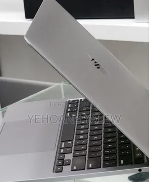 New Laptop Apple MacBook Pro 2020 M1 16GB Apple M1 SSD 256GB