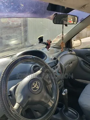 Toyota Vitz 2002 Silver