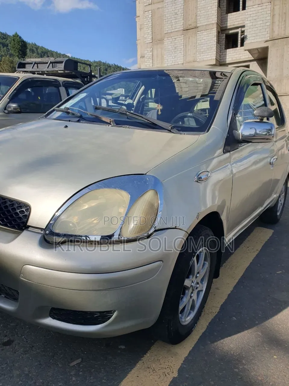Toyota Vitz 2002 Silver