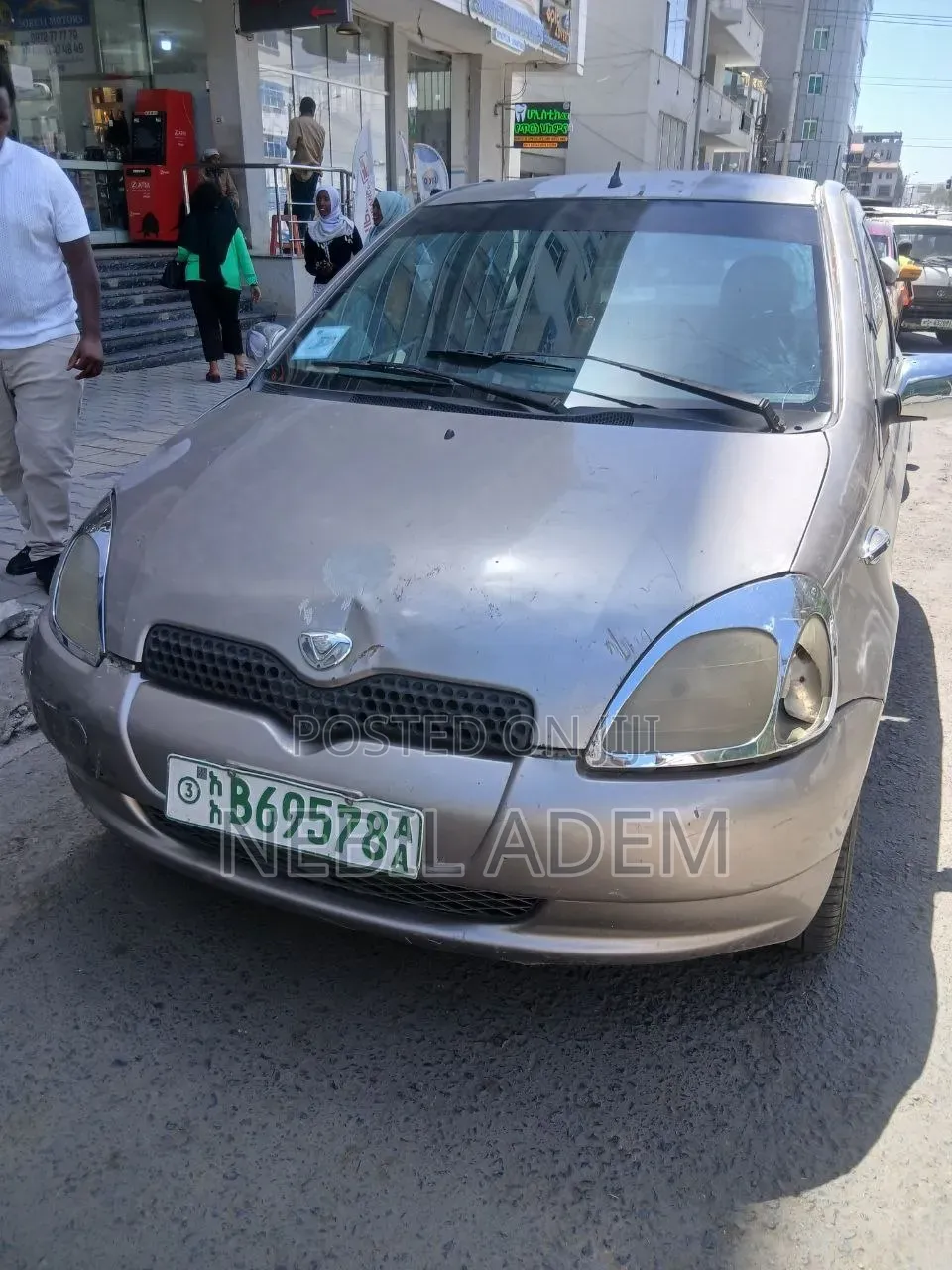Toyota Vitz 2001 Silver