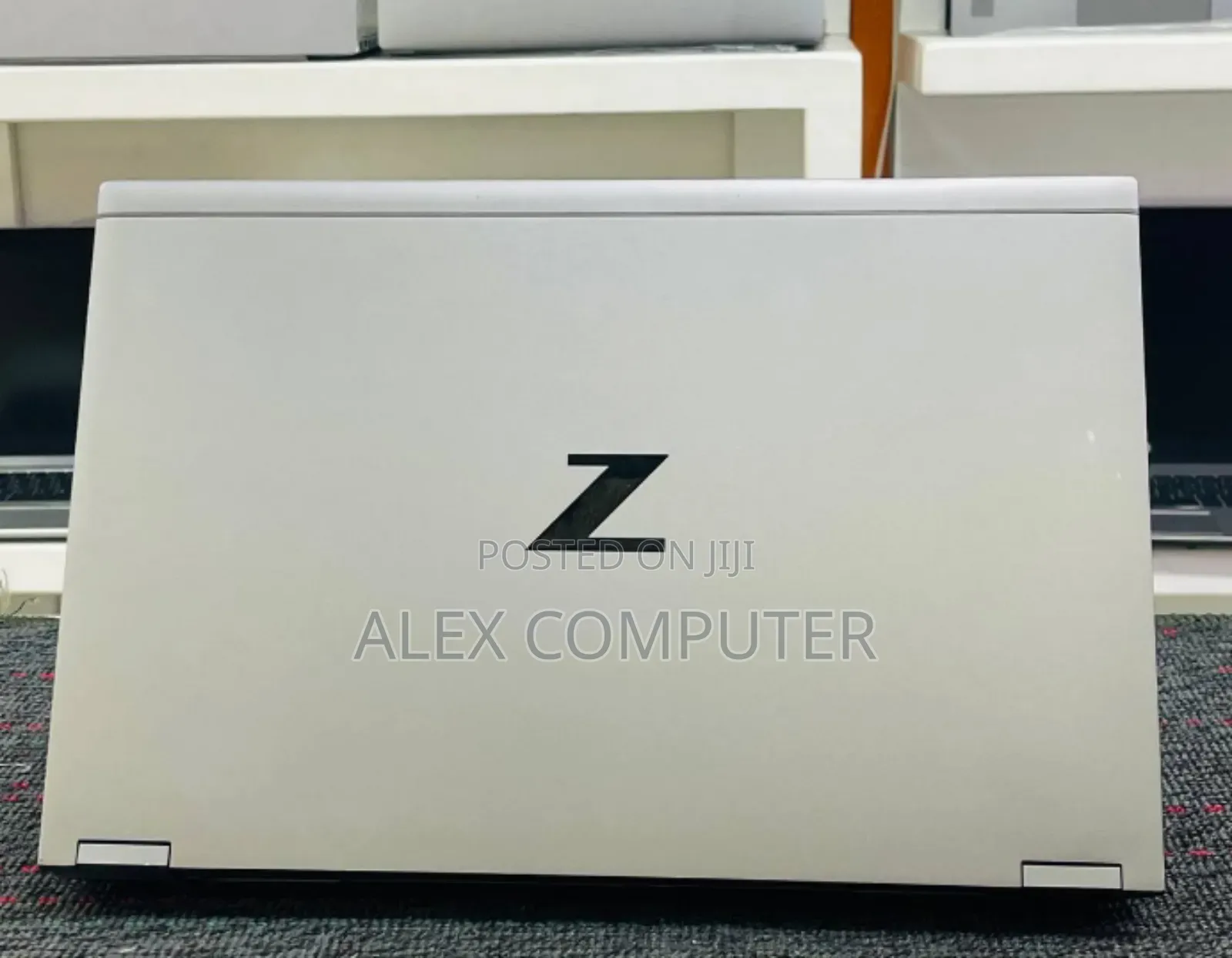 New Laptop HP ZBook Firefly G8 16GB Intel Core i7 SSD 1T