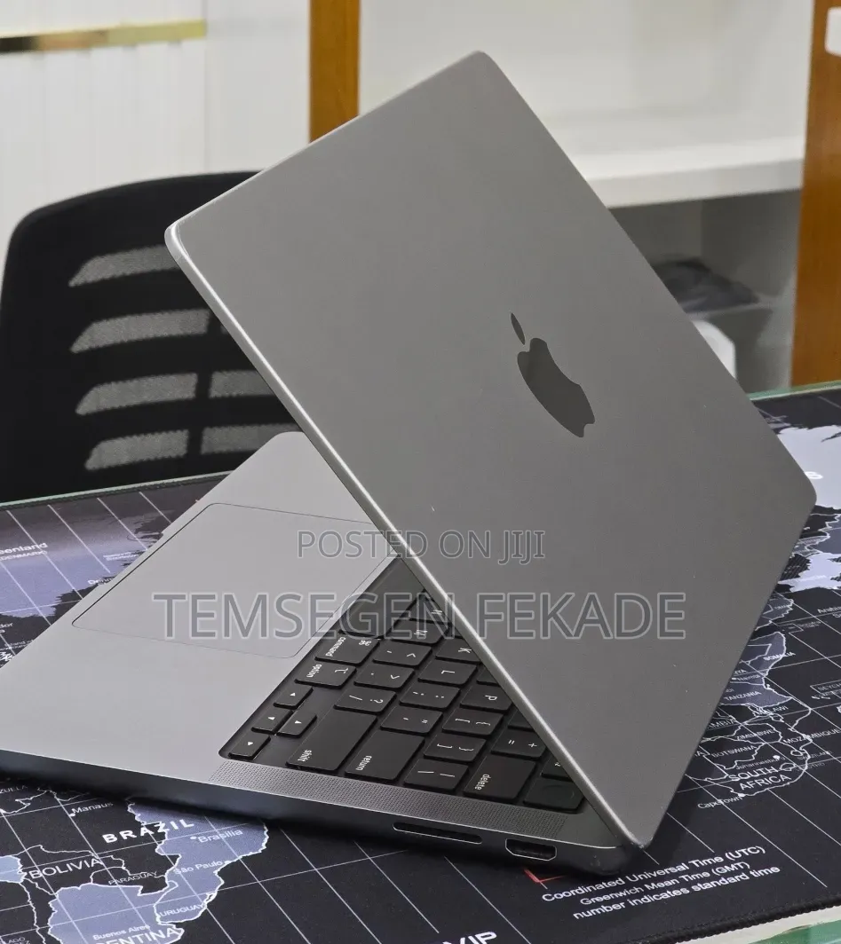 New Laptop Apple MacBook Pro 2023 M3 8GB Apple M3 Pro SSD 512GB