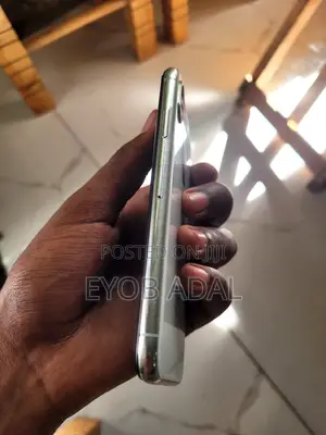Apple iPhone X 256 GB White