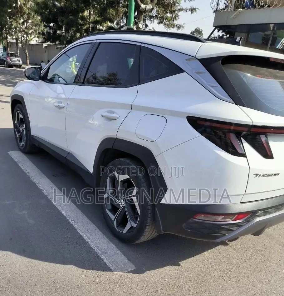 Hyundai Tucson 2022 White