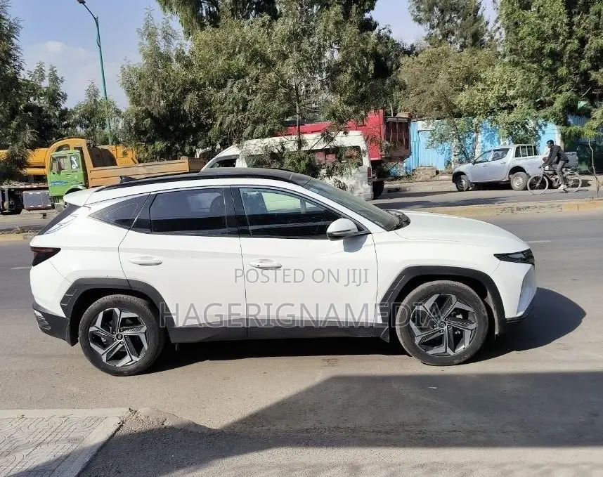Hyundai Tucson 2022 White
