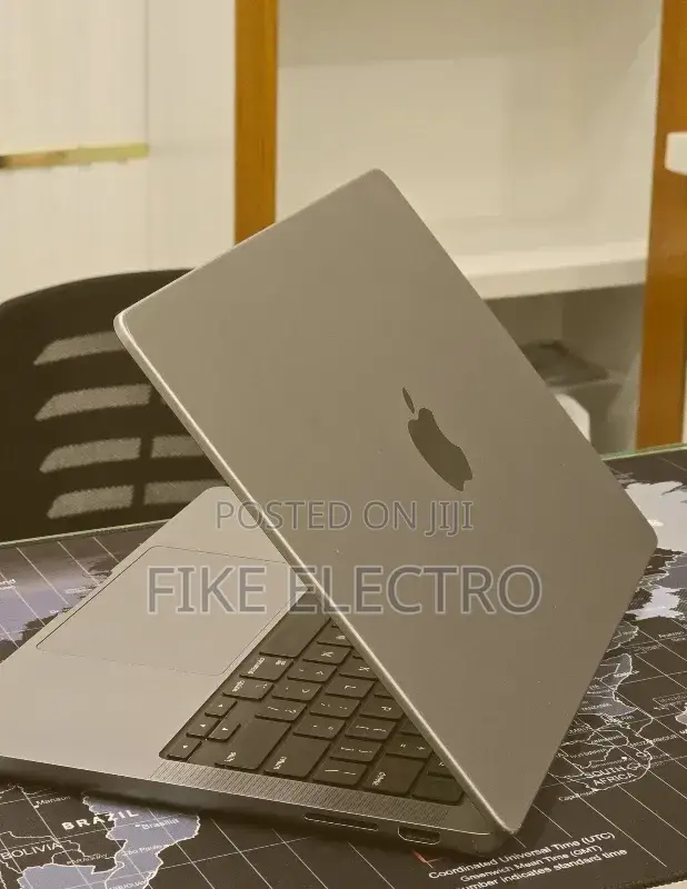 New Laptop Apple MacBook Pro 2023 M3 8GB Apple M3 Pro SSD 512GB