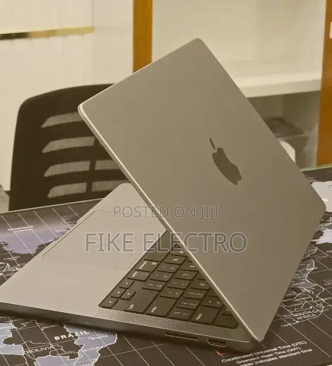 New Laptop Apple MacBook Pro 2023 M3 8GB Apple M3 Pro SSD 512GB