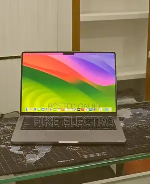 New Laptop Apple MacBook Pro 2023 M3 8GB Apple M3 Pro SSD 512GB