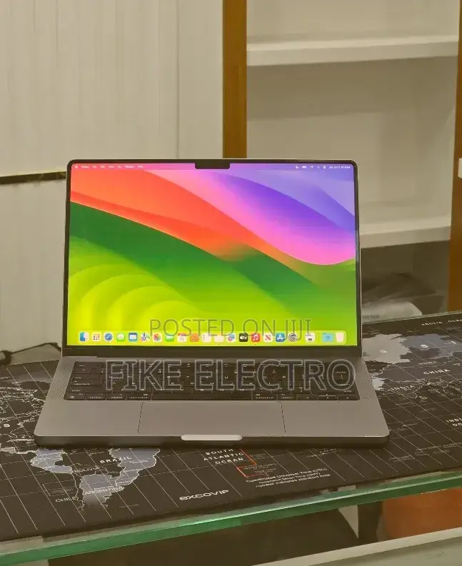 New Laptop Apple MacBook Pro 2023 M3 8GB Apple M3 Pro SSD 512GB
