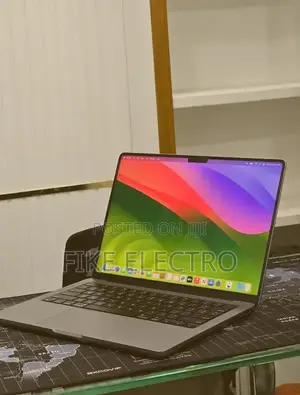 New Laptop Apple MacBook Pro 2023 M3 8GB Apple M3 Pro SSD 512GB