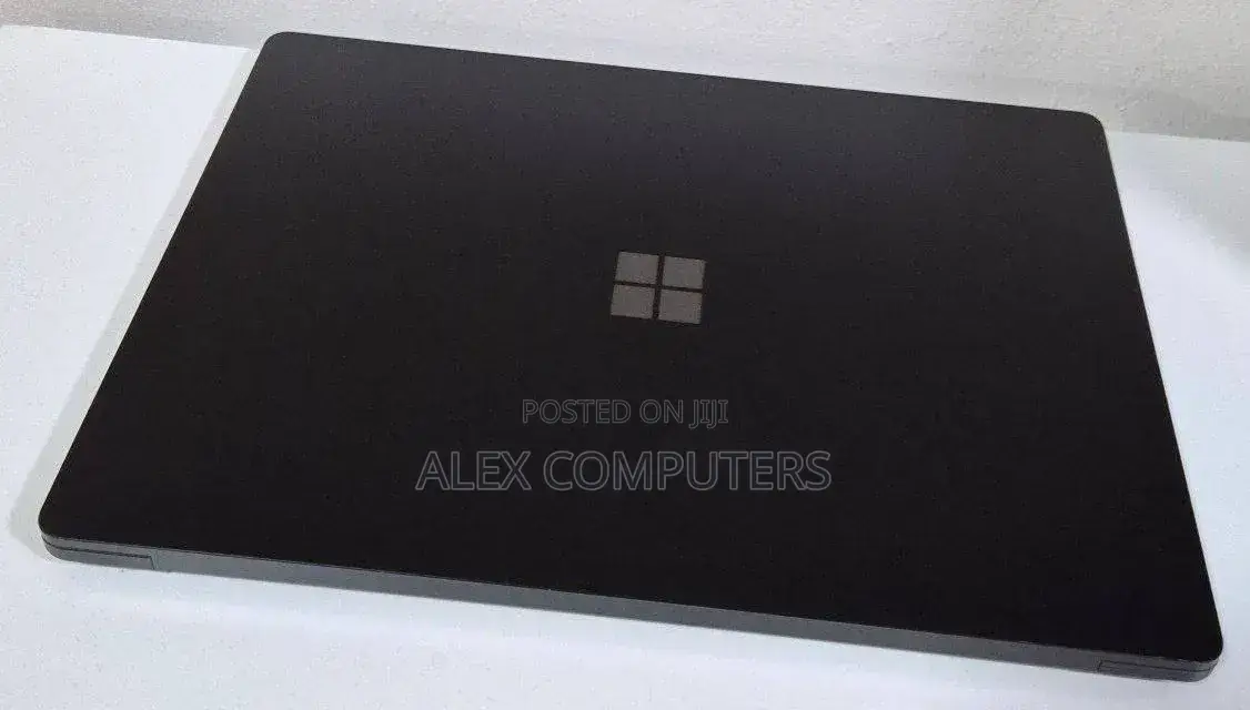 New Laptop Microsoft Surface 16GB Intel Core i7 SSD 512GB