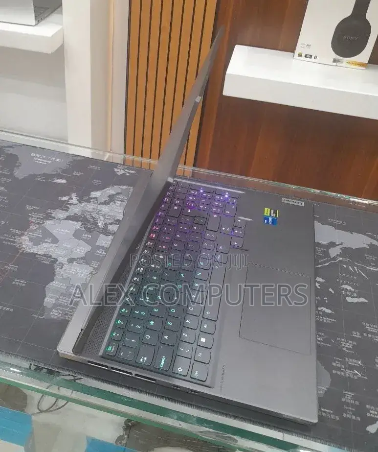 New Laptop Lenovo Legion 7 16GB Intel Core i7 SSD 512GB