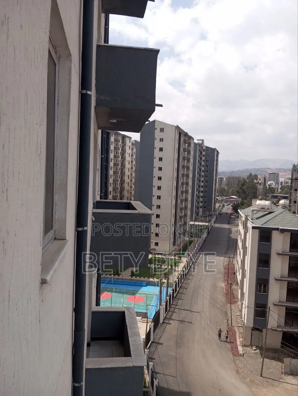 1bdrm Apartment in አሻራ የመኖረያ መንደር, Nifas Silk-Lafto For Rent