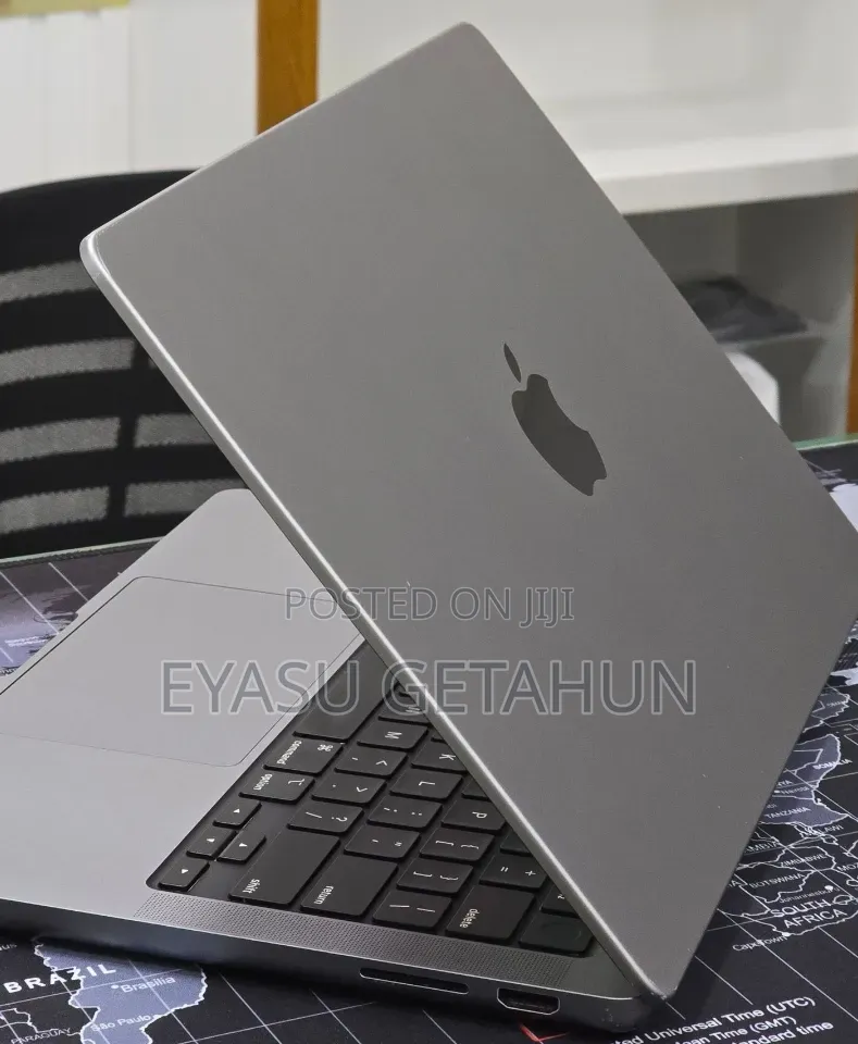 New Laptop Apple MacBook Pro 2023 M3 8GB Apple M3 Pro SSD 512GB