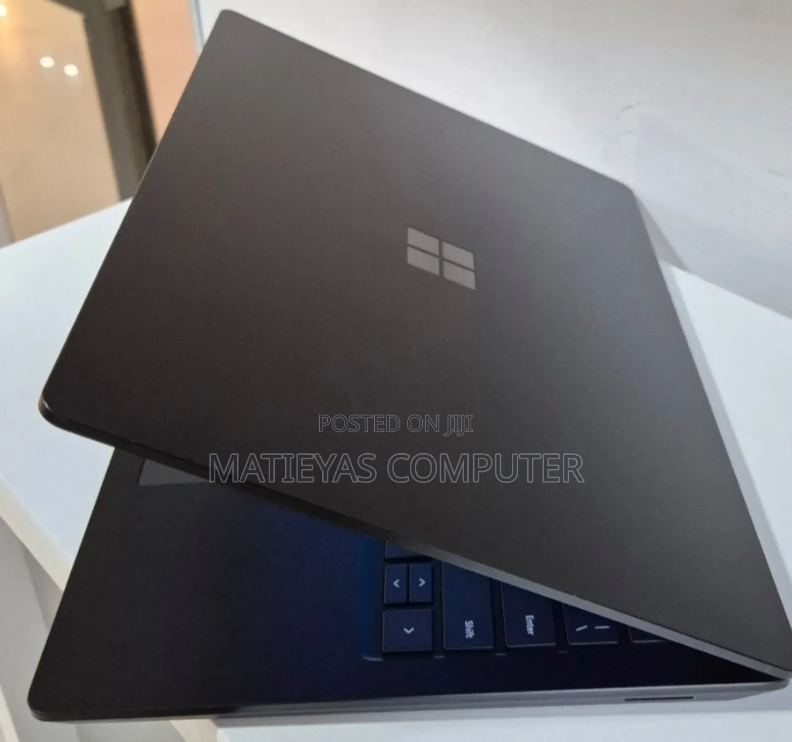 New Laptop Microsoft Surface 16GB Intel Core i7 SSD 512GB