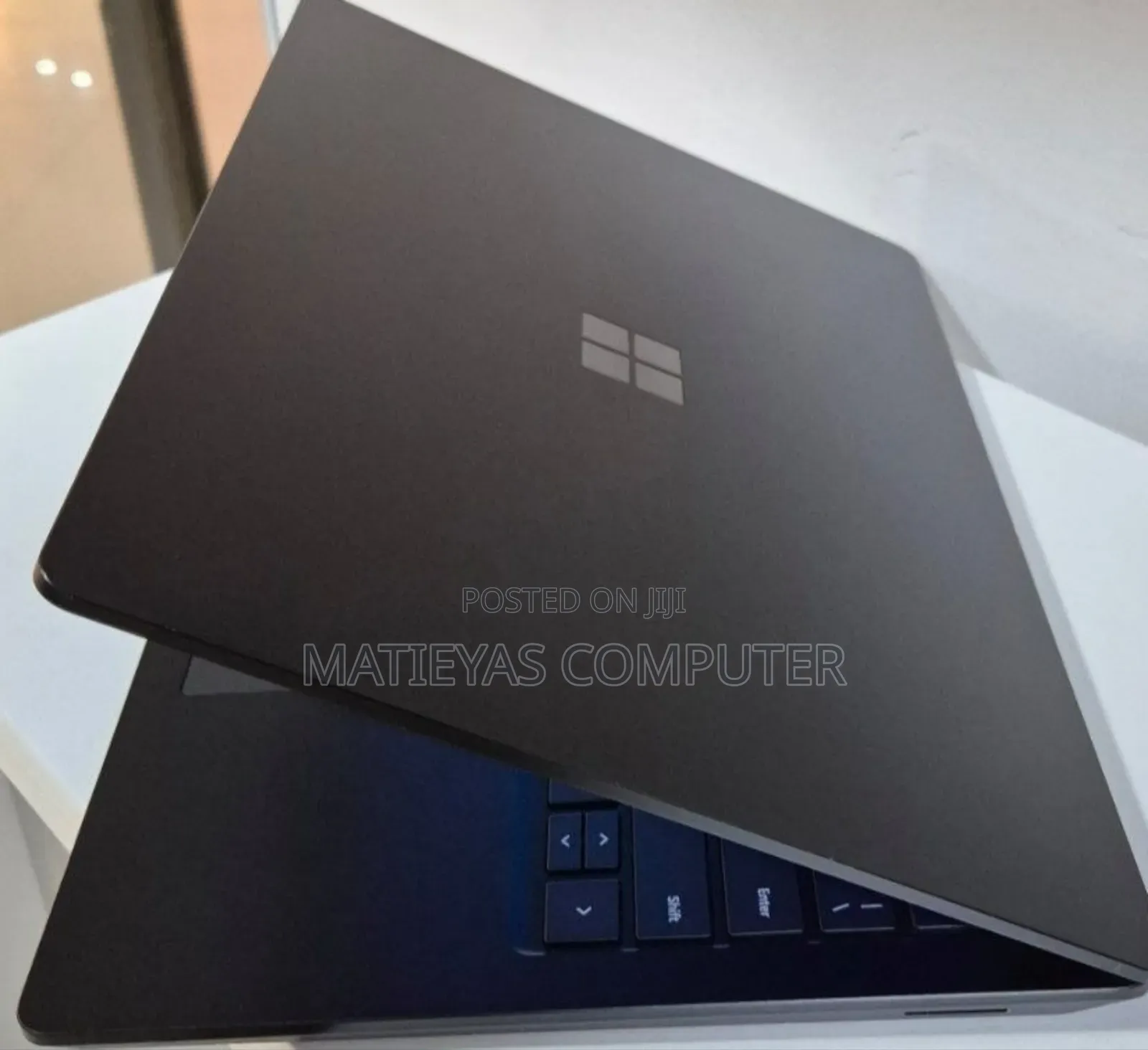 New Laptop Microsoft Surface 16GB Intel Core i7 SSD 512GB