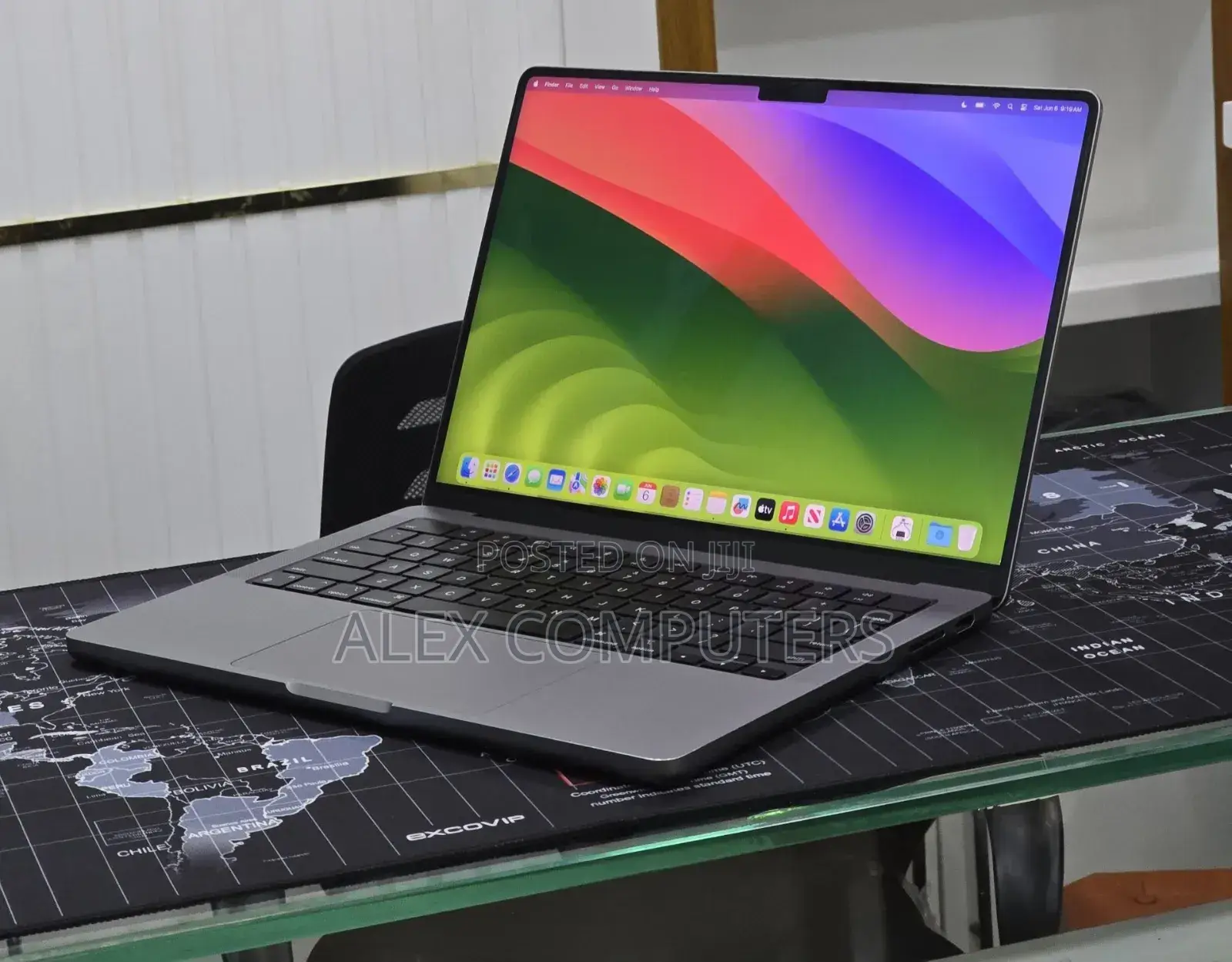 New Laptop Apple MacBook 8GB Apple M3 Pro SSD 512GB