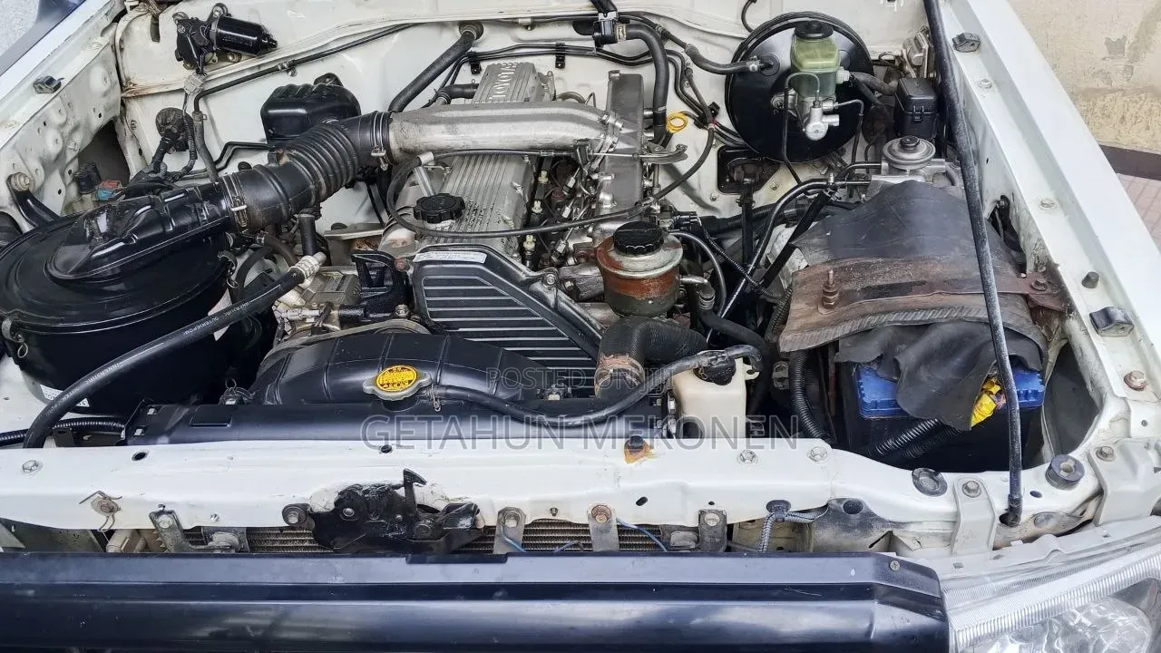 Toyota Land Cruiser 2009 White